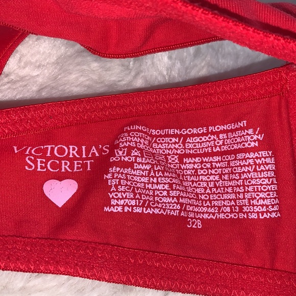 32B Victoria’s Secret 92% cotton plunge red bra - Picture 2 of 3